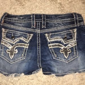 Distressed Rock Revival "Kai" shorts 😍